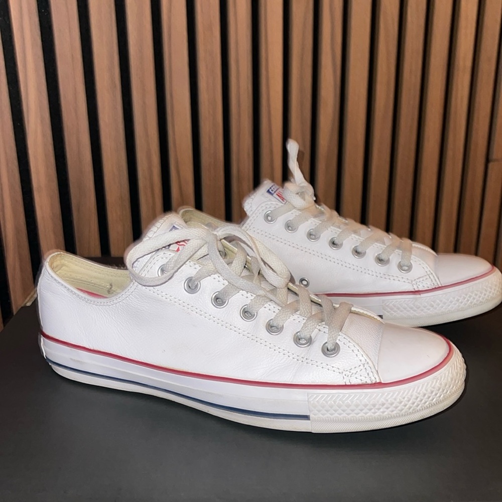 Classic All Leather Converse All Star \ Men’s 9 Women 11